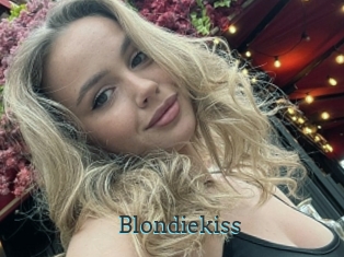 Blondiekiss