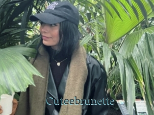 Cuteebrunette