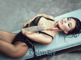 Evelyn_Evy