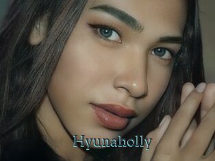 Hyunaholly