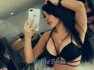 Kyliie_Foxx