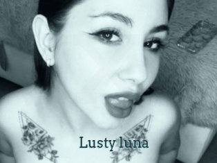 Lusty_luna
