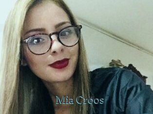 Mia_Croos
