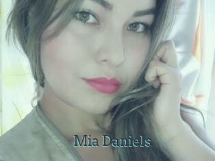 Mia_Daniels