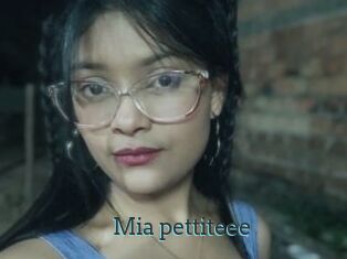 Mia_pettiteee