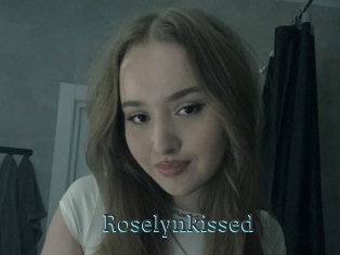 Roselynkissed