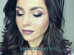 SandraSyperHot