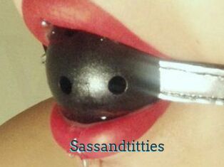 Sassandtitties