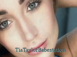 TiaTaylorBabestation