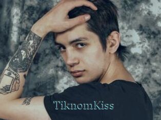 TiknomKiss