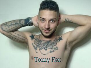 Tomy_Fox