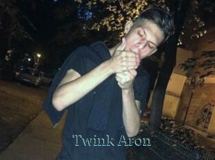 Twink_Aron